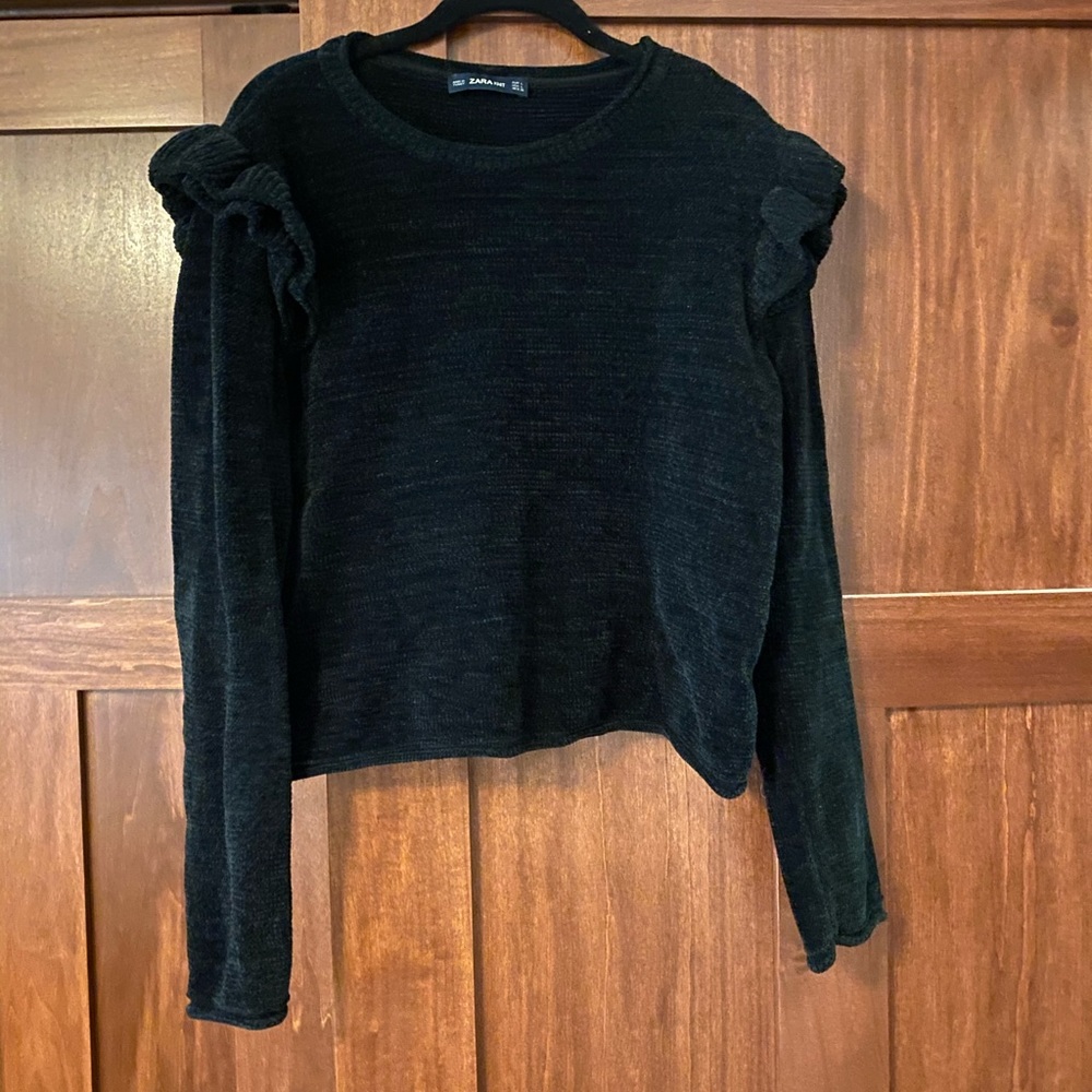 Zara Sweater With Shoulder Detailing Size Large